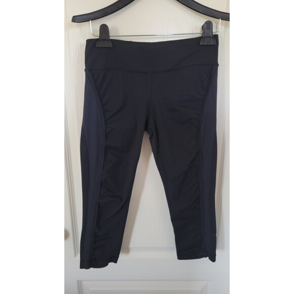 lululemon athletica Pants - Women's Lululemon Black Cropped Leggings